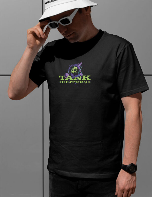 Alone in Space - Koszulka (Black) - obrazek 5